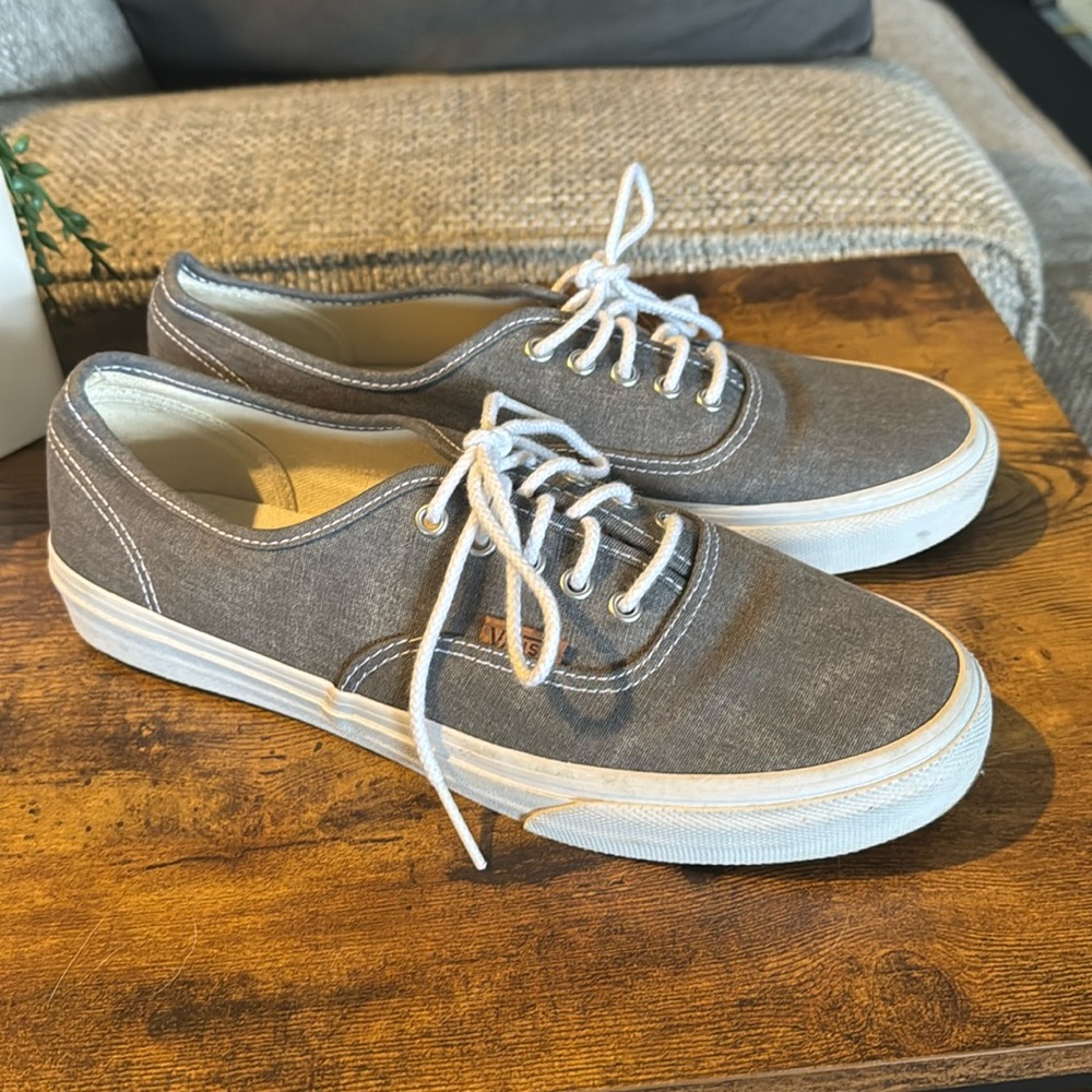 VANS Men’s canvas shoes